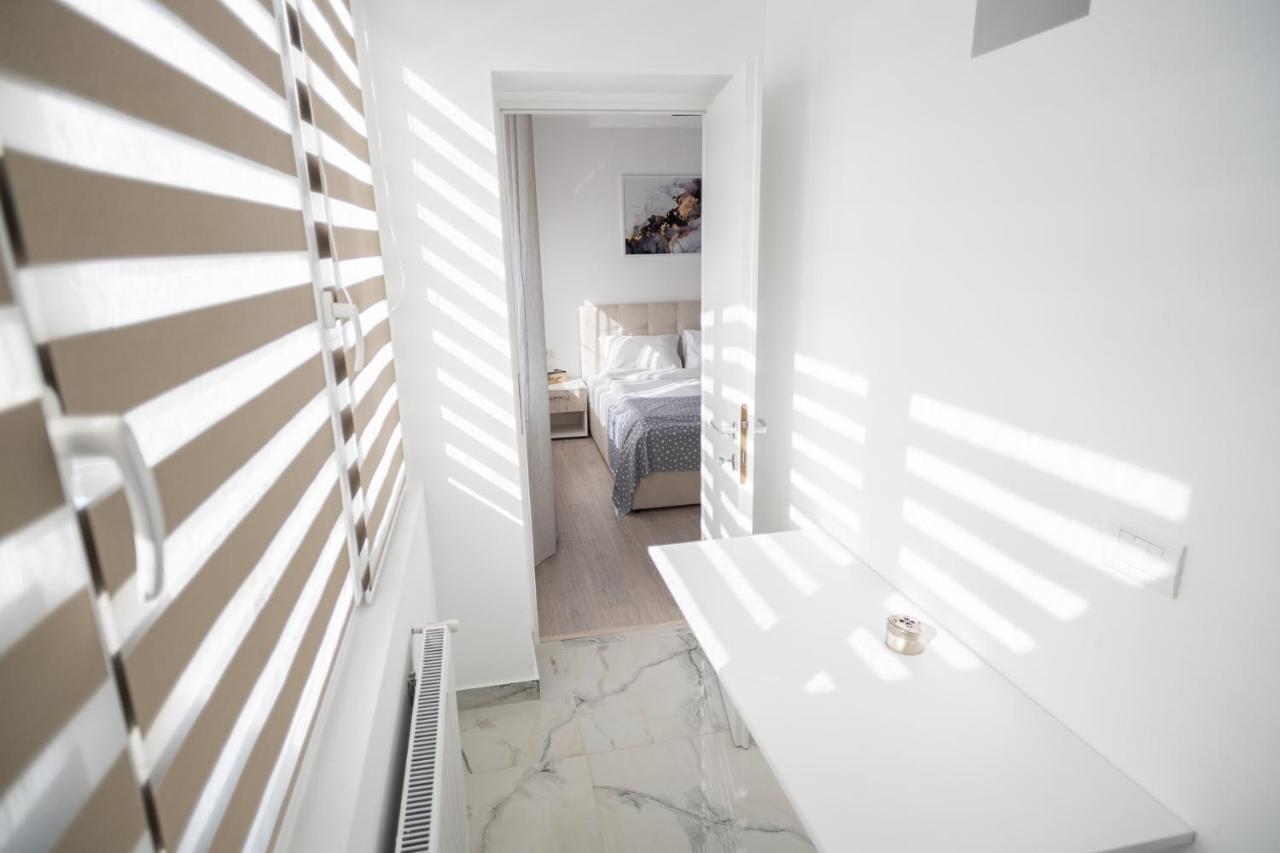 Apartment White