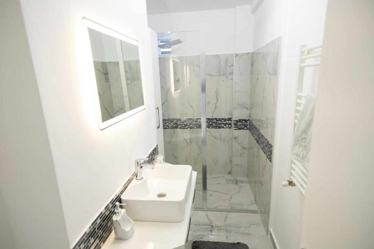 White Apartment Timisoara